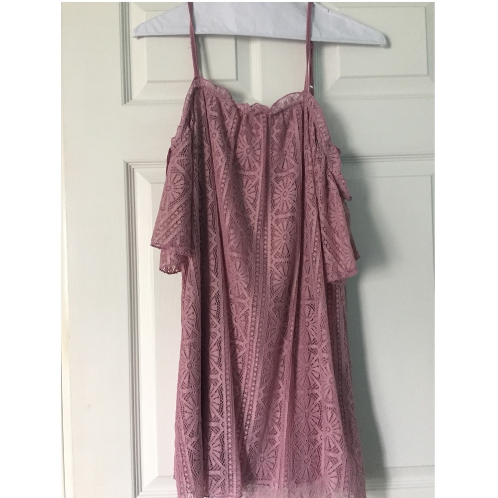 NWT Homecoming Francesca’s Peyton Pink Cold Shoulder Floral Lace Dress Sz M